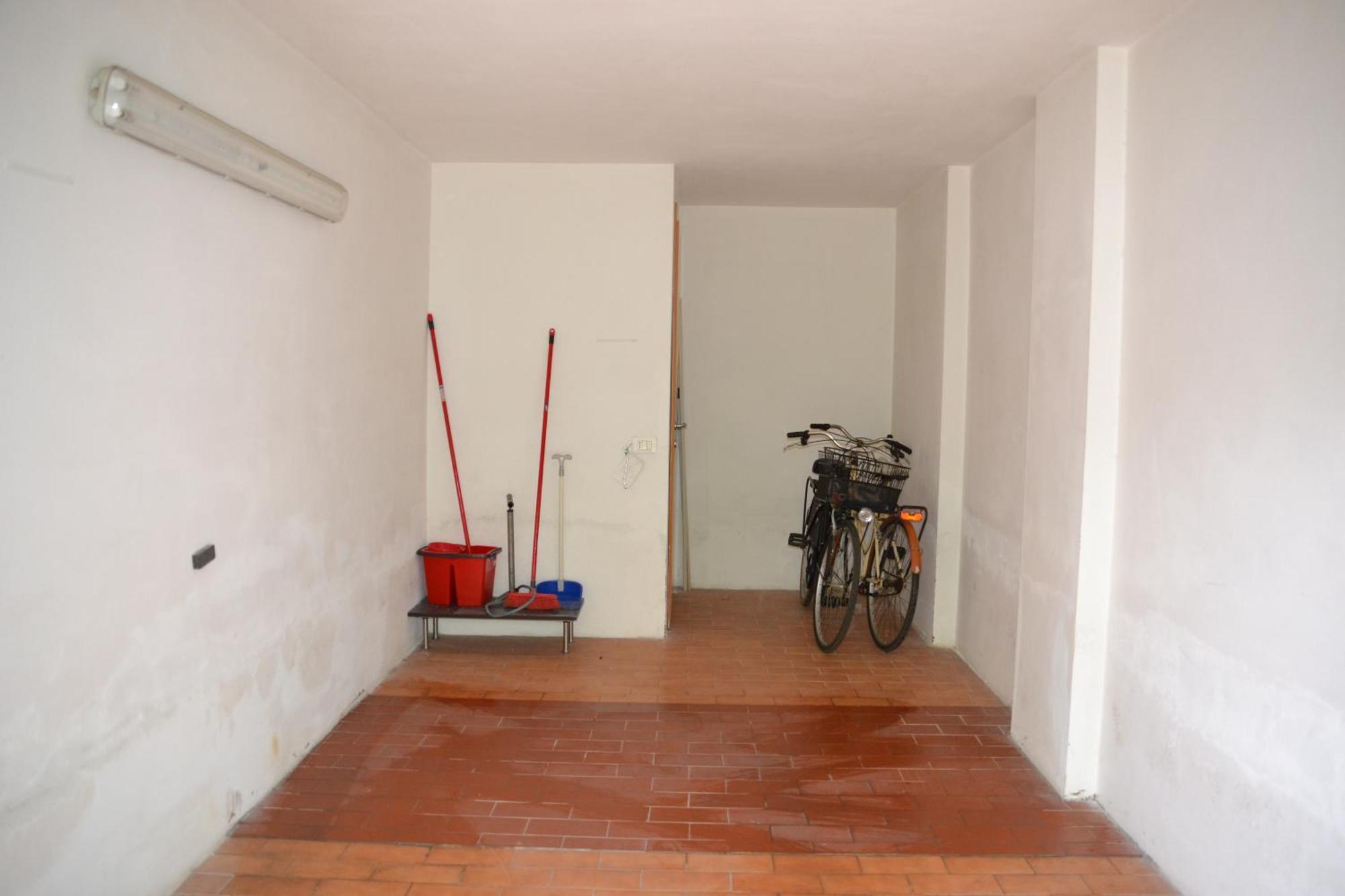 Casa Rosina + Box Per Auto 2 Bici 1,5Km Dalle Mura Lucca Exterior photo